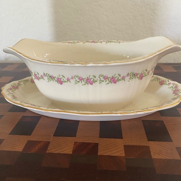 Vtg Cynthia by Syracuse Pink Floral Gold Trim Gravy Boat Attached Under Plate - Picture 3 of 10